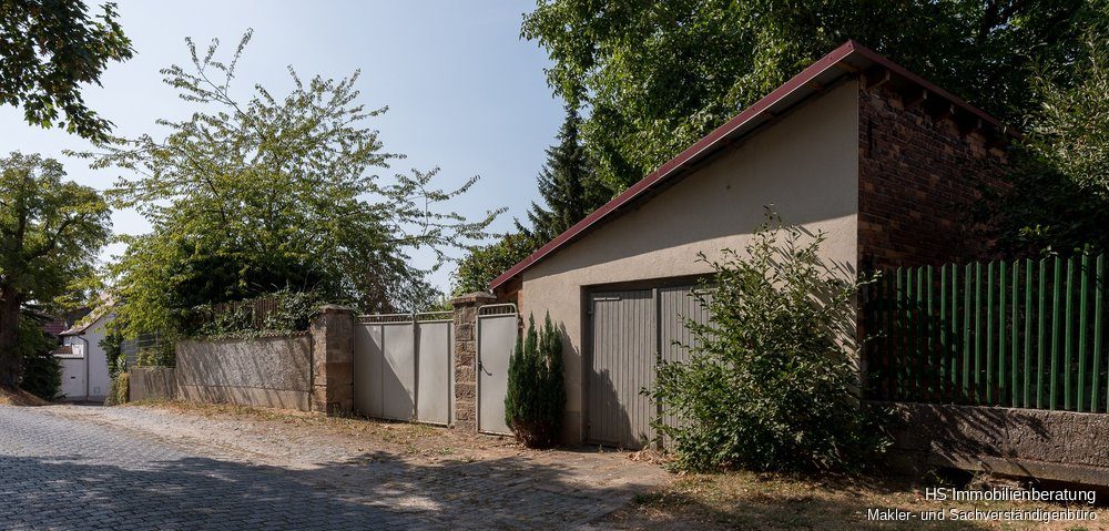 Zufahrt hinten