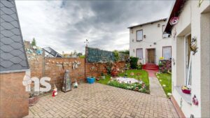 Außenansicht Einfamilienhaus Bad Lauchstädt, Eingangsbereich Haus Bad Lauchstädt, Wohnzimmer mit Kachelofen Bad Lauchstädt, Terrasse mit Ofen Bad Lauchstädt, Wintergarten Bad Lauchstädt