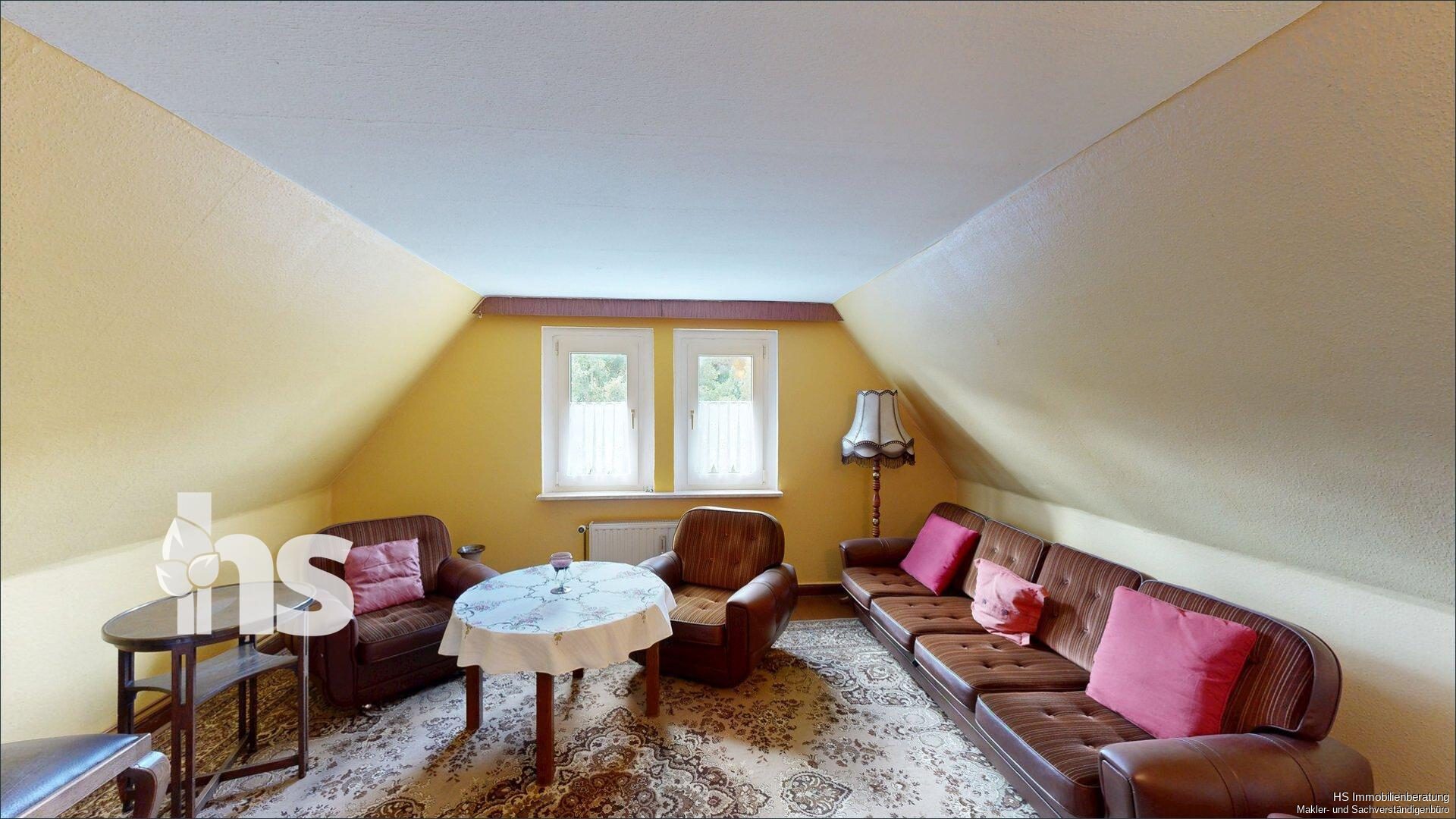 DG - Wohnzimmer-Str-111-09292025_122210