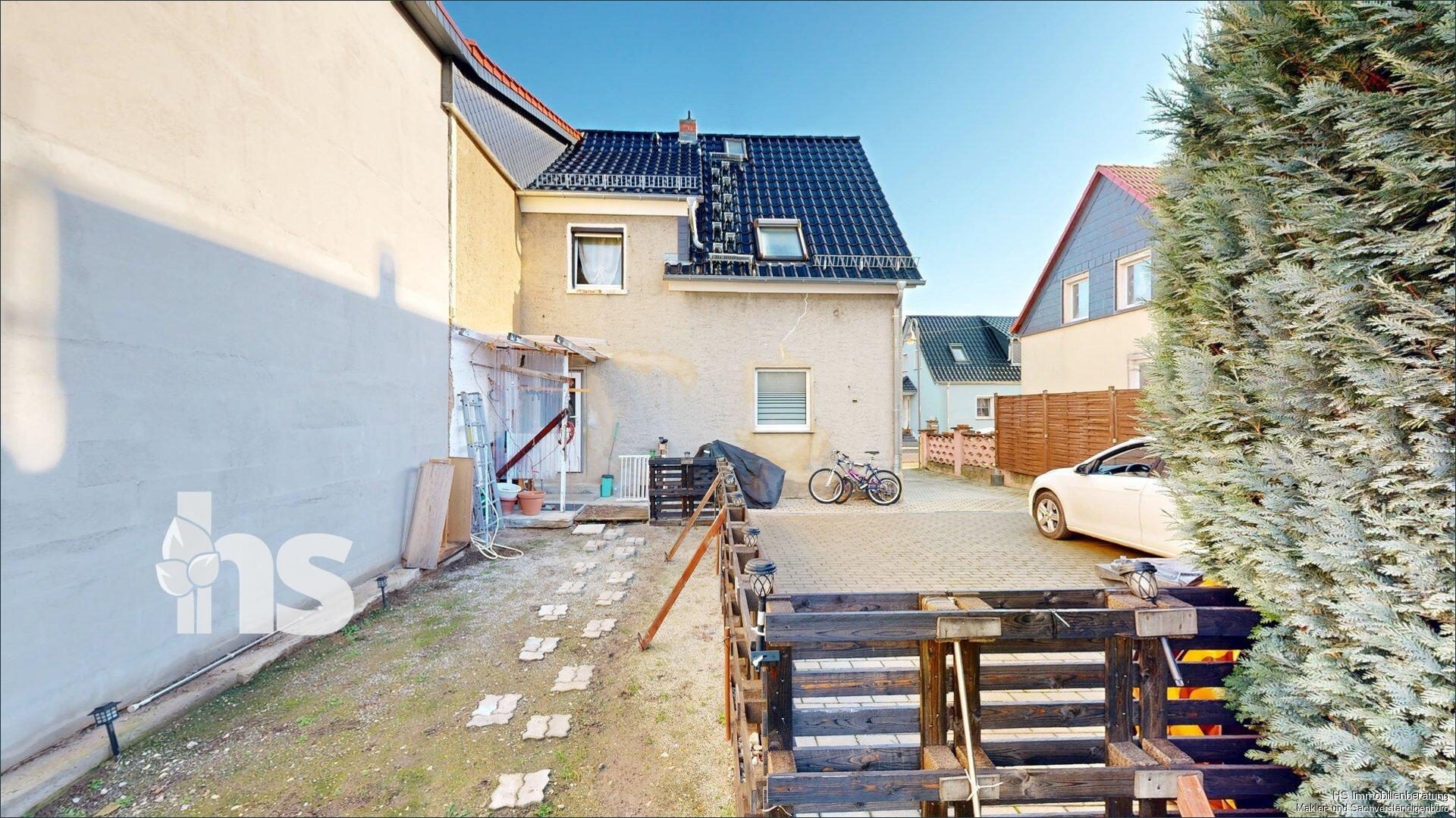 Hof und Rückansicht