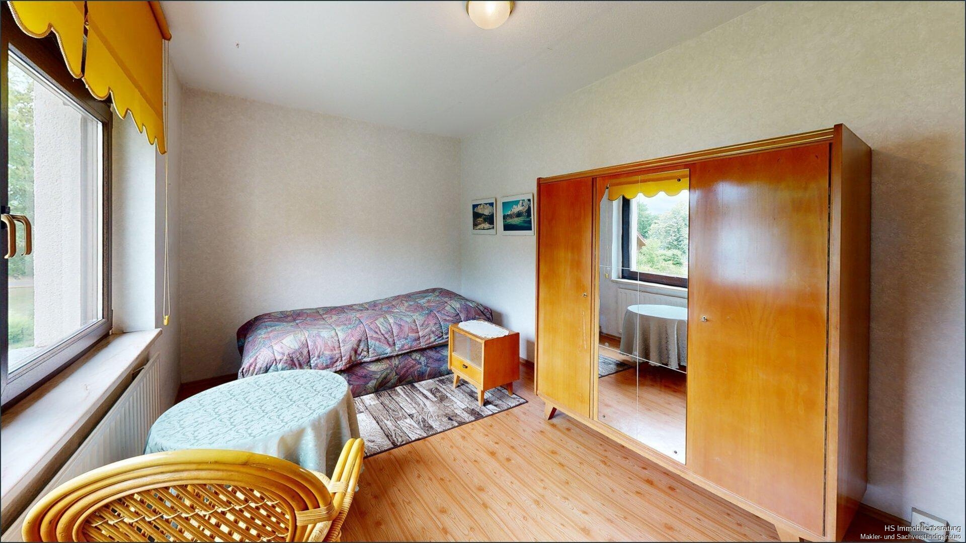 OG - Schlafzimmer 1