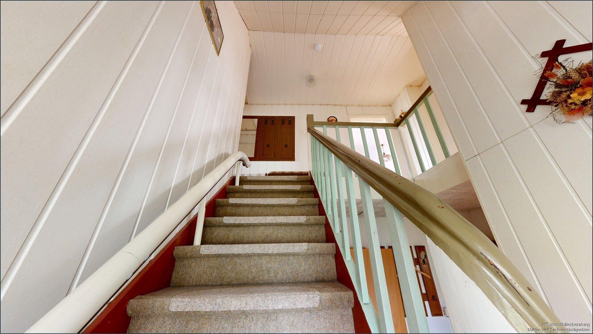Treppe ins Dachgeschoss