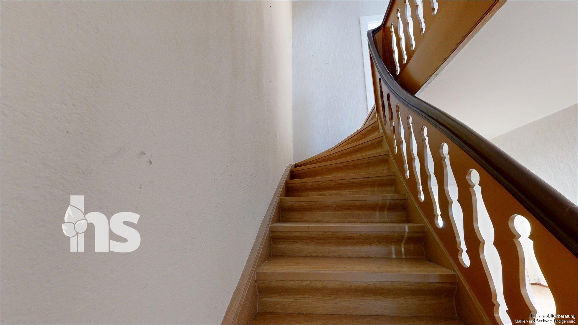 Treppe ins Obergeschoss
