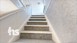 Treppe ins Dachgeschoss